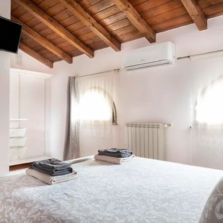 Il Falco Feriehus *